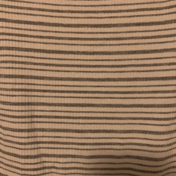 Shoulder Top 💕 - Picture 5 of 5